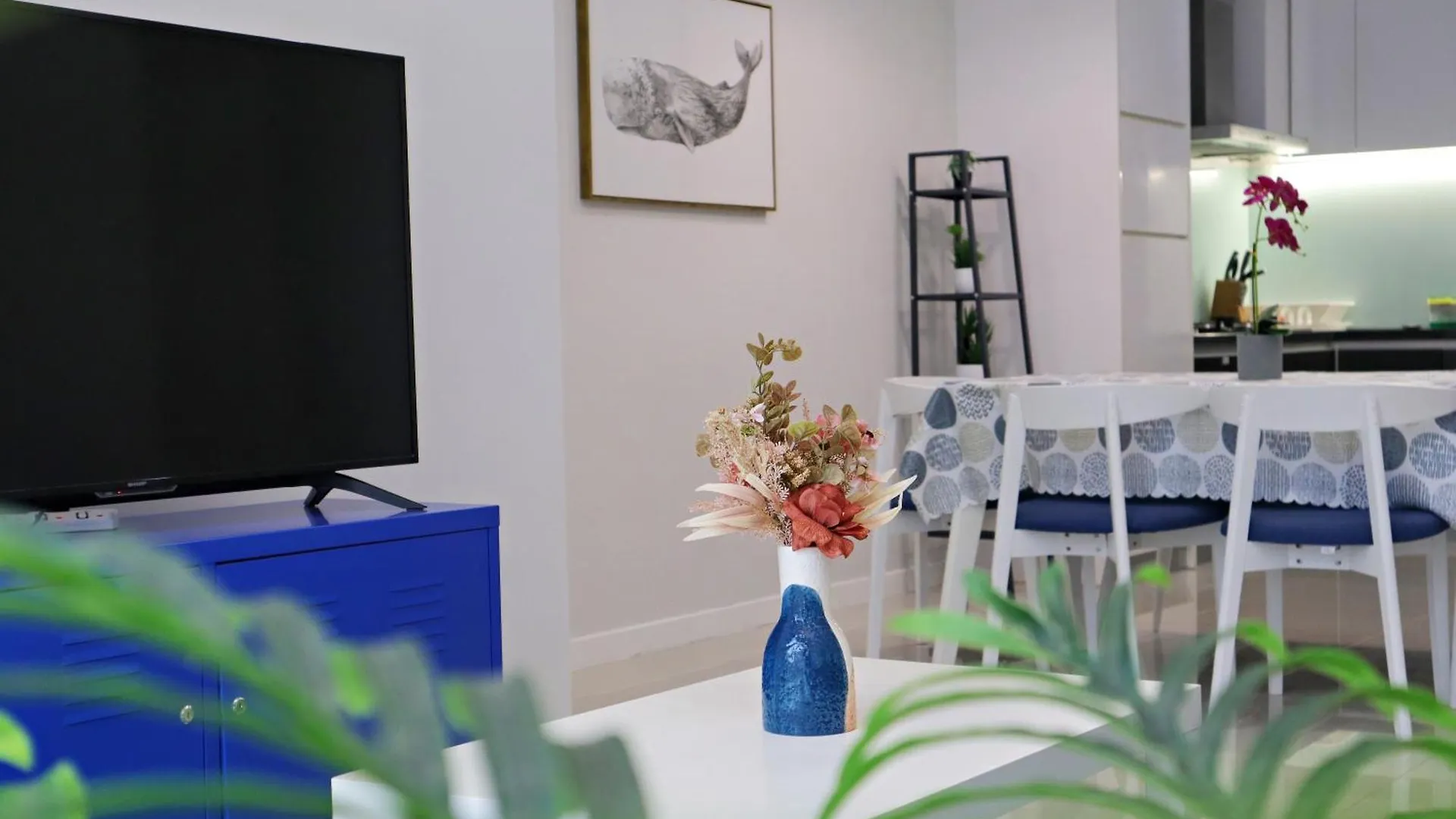 5 Pax Santorini Colour Themed Suite At Paradigm Mall,Pj Petaling Jaya 0*,