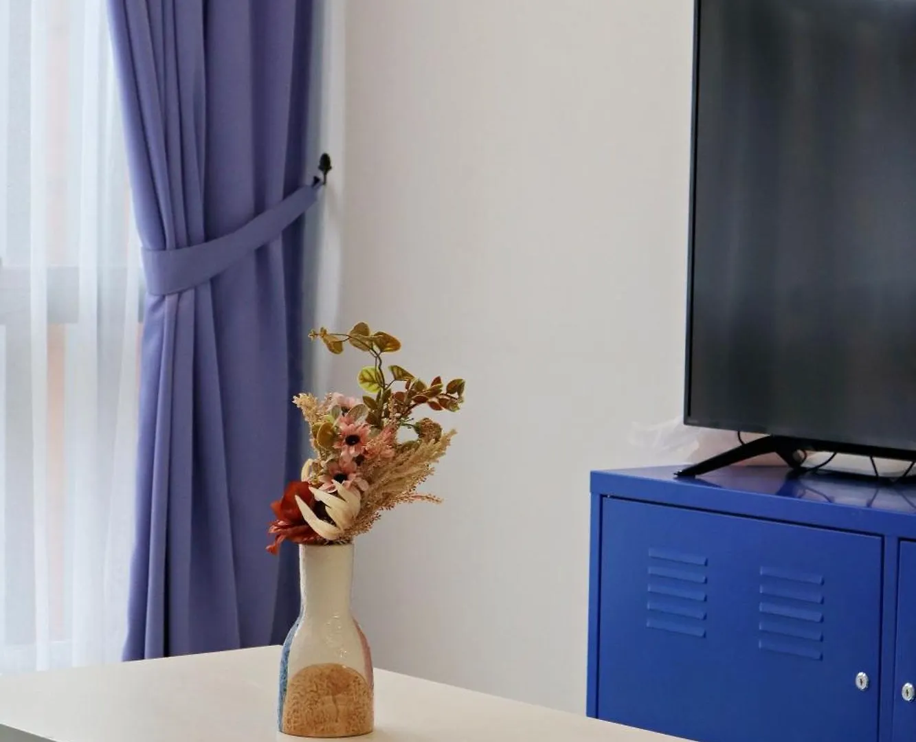 5 Pax Santorini Colour Themed Suite At Paradigm Mall,Pj Petaling Jaya Malesia