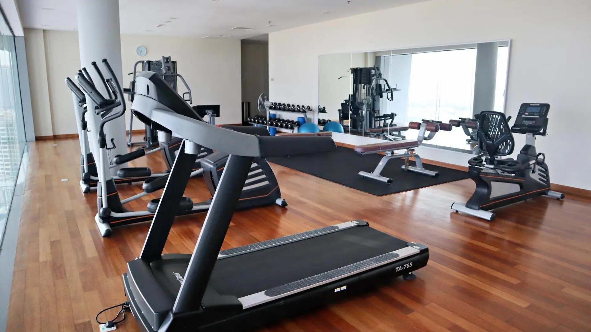 5 Pax Santorini Colour Themed Suite At Paradigm Mall,Pj Petaling Jaya 0*,  Malesia