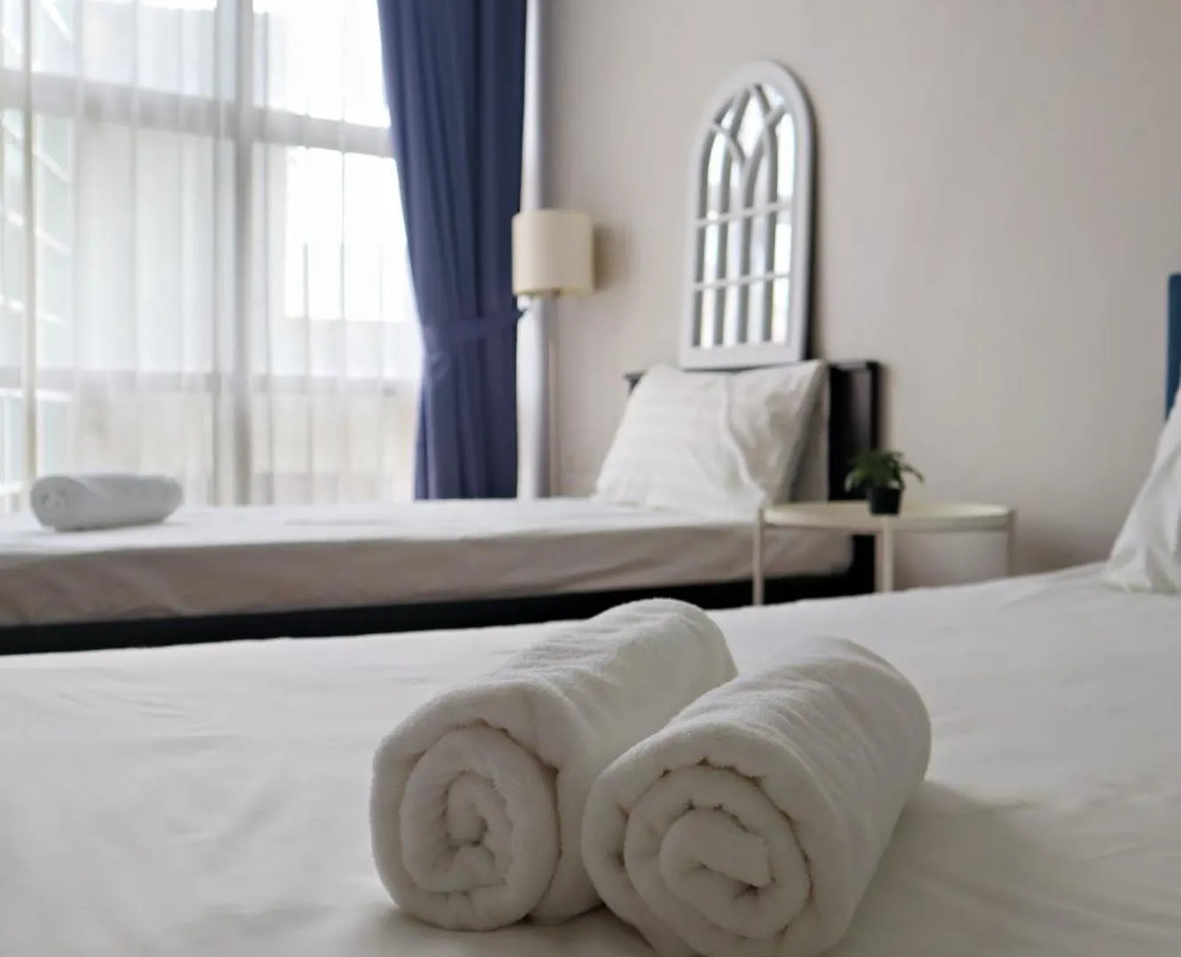 5 Pax Santorini Colour Themed Suite At Paradigm Mall,Pj Petaling Jaya