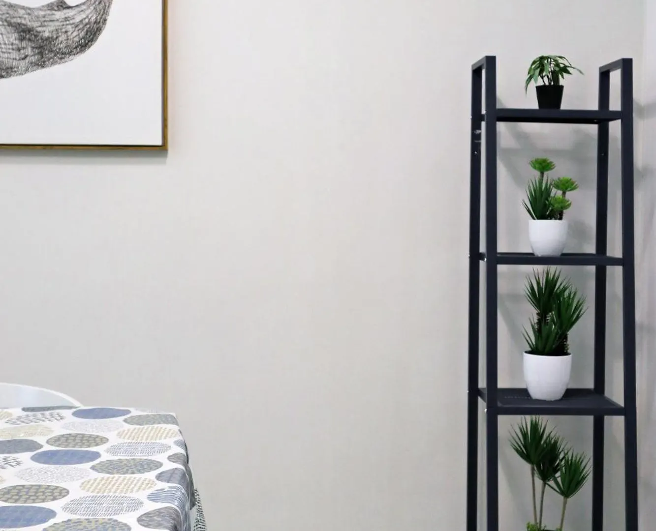 5 Pax Santorini Colour Themed Suite At Paradigm Mall,Pj Petaling Jaya